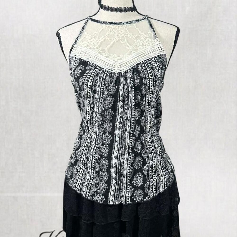 Goth Boho Black and White Lace Neckline Sleeveless Top